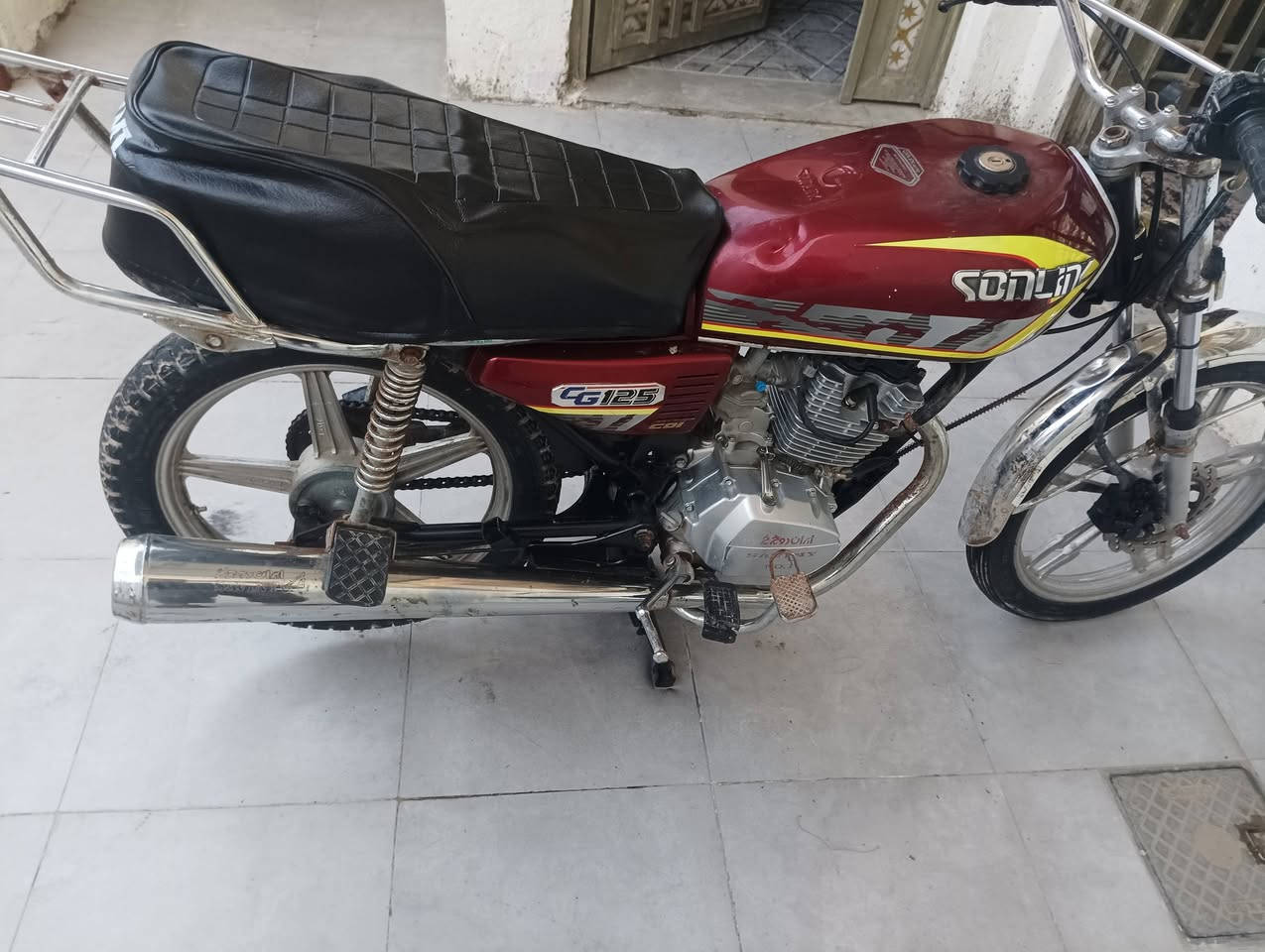 السلام عليكم دراجه للبيع سفانه موديل 22 دراجه كلك مقفوله عن السرقات ماكينه ناعمه وحلوه دراجه ما نقصها شيء ظفيره موجوده جوه التانكي دراجه ما نقصه شيء مكان بابل حمزه الغربي السعر 275 وبيها مجال ماكينتها حلوه ونظيفه ما تنقص مقفوله من كل شيء ***********
