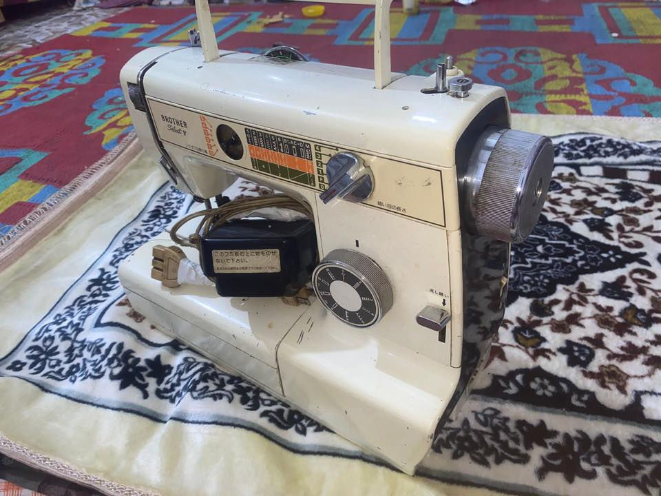 السلام عليكم مكينة برذر تطريز وزكزاك كلة شغال بس متروكة يرادلهة فقط تنظيم
السعر 60 الف مكان حي العدالة ***********
