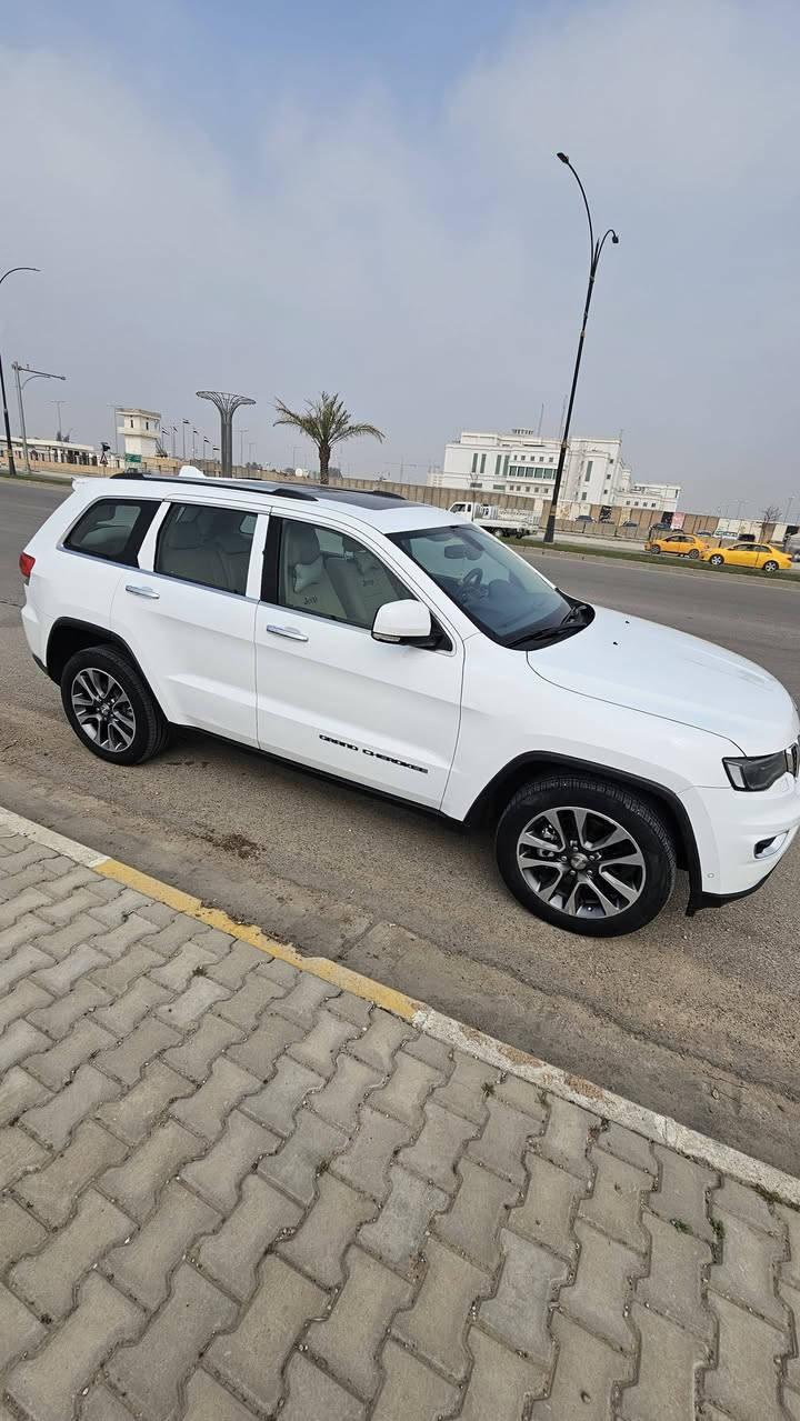 جيب لاريدو2018 فول مواصفات  
فتحة جنطه كهرباء 
كشنات جلد كشنات تدفئه/ تبريد /شفتات بالستيرن 
تشغيل عن بعد / بصمة
فور ويل
شاشه كبيره 
وبعد هواي مواصفات ..
مكينة كير  بالشرط 
سياره جديده ونضيفة
رقم اربيل الدولي سنوية جديدة بأسمي 
السعر290$ وبي مجال 
 رقم الهاتف : ***********
مكان السيارة كركوك
