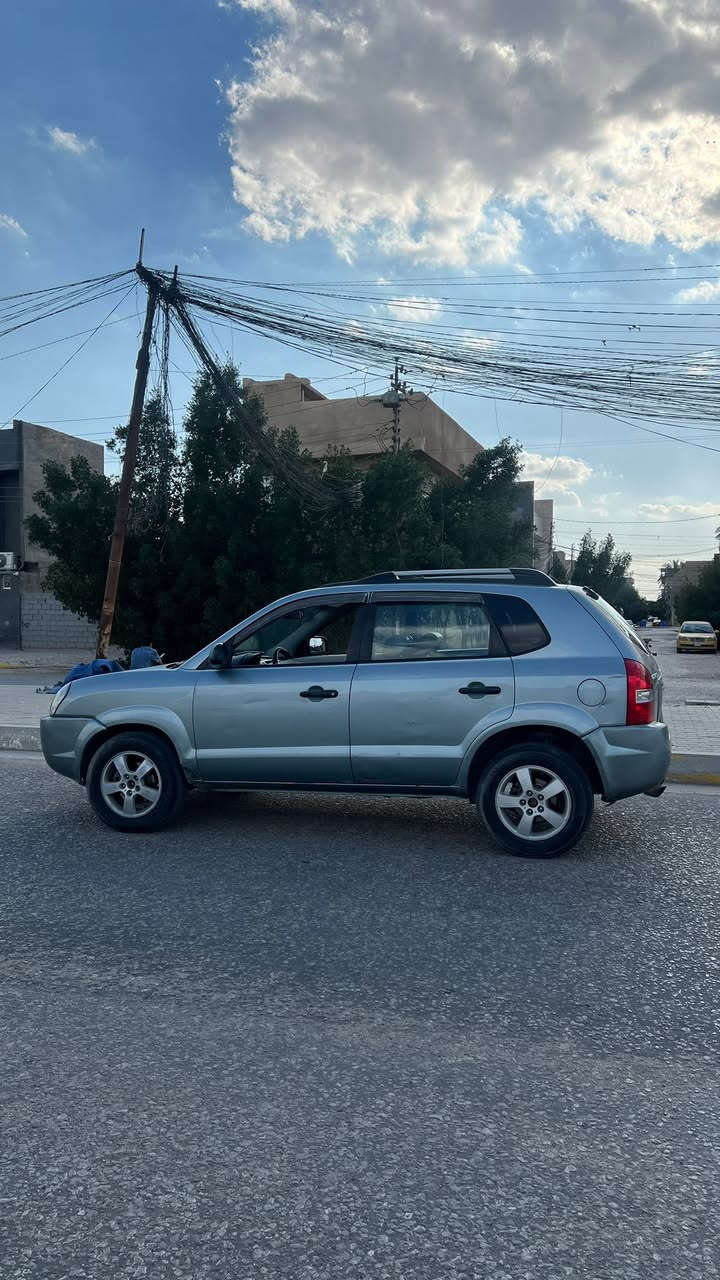 توسان 2007 امريكي
4 قطع
محرك 2000 دوش
 محرك وكير جديد 
السيارة بأسمي 
كربلاء ***********
رايده 82$
