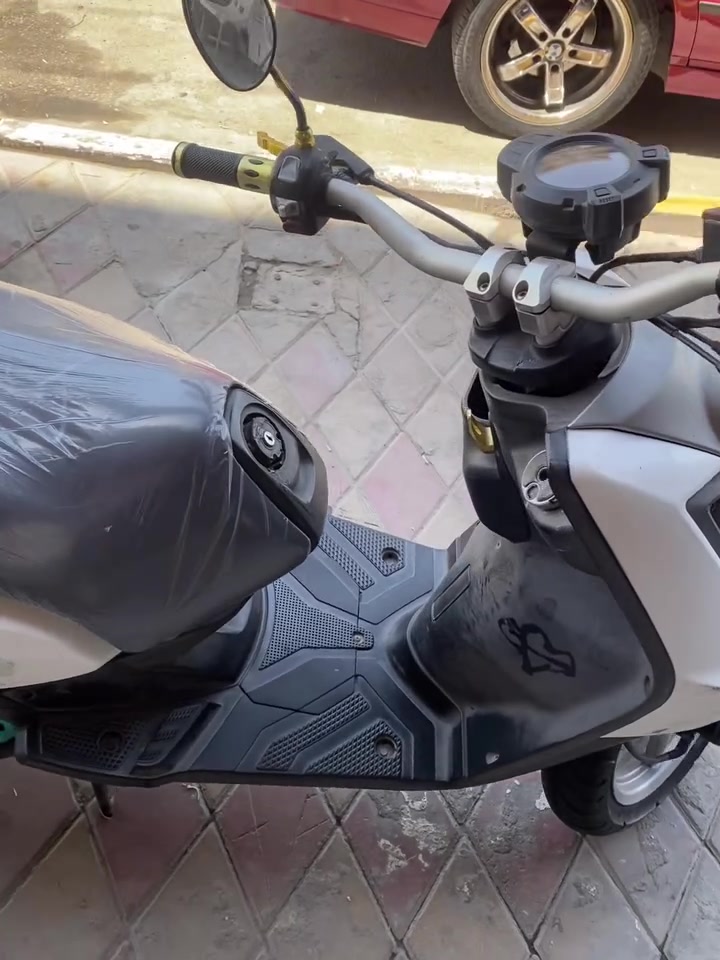 سلام عليكم سكنس جبلي لبيع مصارله هواي من نازله رمبه نضيفه كلش كفاله عامه من طول لطول مكينه برغي ممفتوح بيها الله شاهد مختمه وكله بلاديه صالنصه بلاديه دراجه معدل وشلعه تشگ الكاع عاليه دمام مسجل وياها كامل بلوتوث 
السعر مليون و٣٠٠ وبيه مجال / العنوان بغداد جديده شارع المسبح  والسوگ كلشي بي 
الاستفسار ***********
