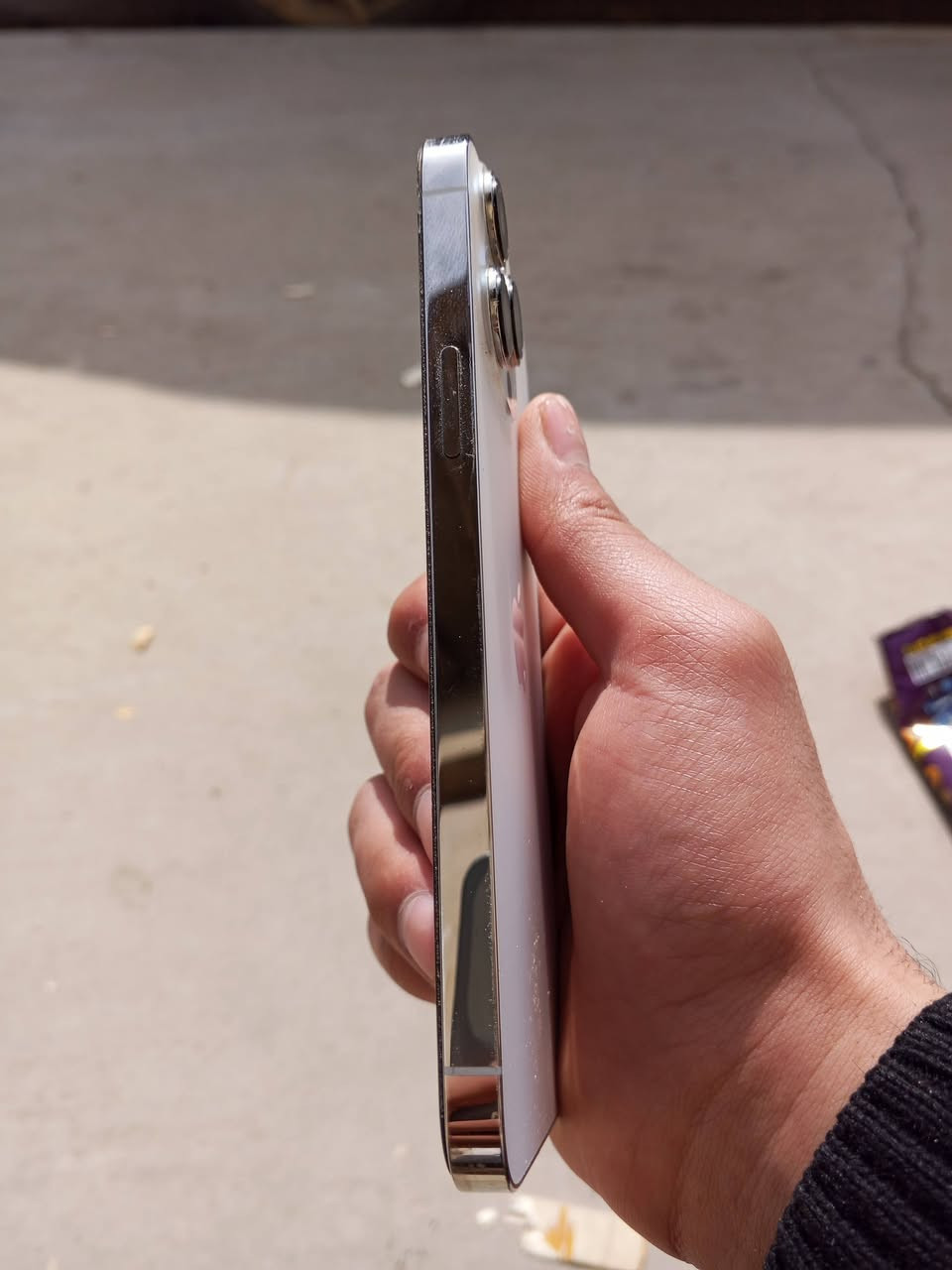 سلام عليكم ايفون 13برو ماكس للبيع بطارية 88 ذاكرة 256 تك سيمكرت لسعر 750للتواصل ***********
