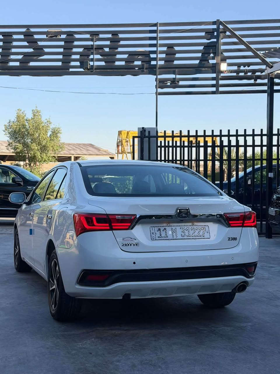 السلام عليكم ورحمة الله للبيع
زوتي 2016 Z300 الشركة العامة 
رقم بغداد جديد سنويه باسمي
فول مواصفات مناقصهه اي شي 
محرك 1600 مسيبوشي ياباني بلادي 
سلايد فتحه  شاشه كامره خلفيه وحساسات كشنات جلد
تحكم ستيرن لد امامي+زنون بك لايت لد ويلكب
السياره مكفوله من الصبغ 
مكاني بغداد الكاظميه
***********
