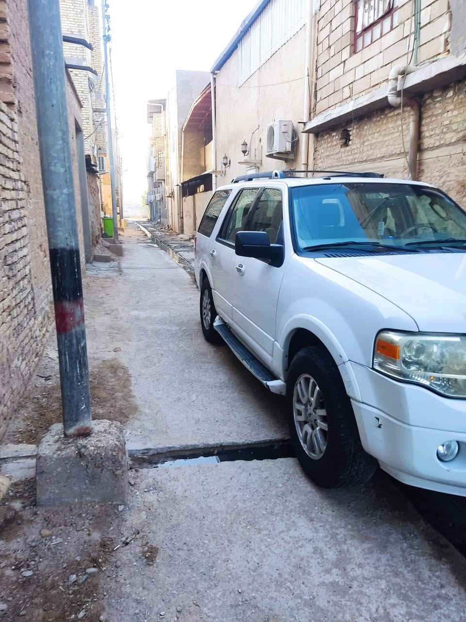 فورد اكسبديشن موديل 2012  وكالة nova سيارة ب اسمي سنوية  ل27 العنوان البصرة شط العرب التنومة سعر 164 سيارة جاهزة ما ناقصة شي  ***********
