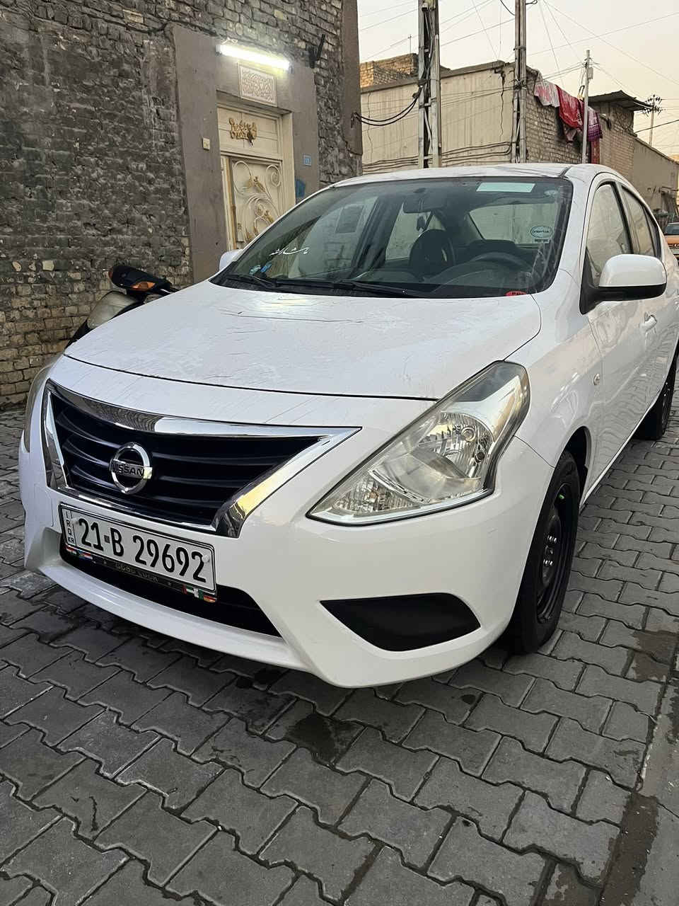 السلام عليكم نيسان سني هندي رقم سليمانيه انكليزي بسمي سنويه مامنتهيه تحويل كفاله تريد وكاله ليعجبك  بليته زركه موديل 2016 كير عادي السياره مكينه كفاله عامه السياره جاهزه على اخر حبايه اي نقص مابيه جام امامي كهرباء شباج امامي نيكل يدات نيكل سبايدر خلفي بلوجكترات سياره مدوشمه عام كاعيه وتنته وكشنات وصندوق وارضيات سفريات تخم تاير ويل جدد مال 23 شاشه وكامره خلفيه سياره ضربته فقط جاملغ خلفي والباقي كفاله مكاني بغداد الجديده رقم *********** سعر 100$ وبيه مجال قليل ليجي ماقصر وياه رجأ ليشوفه غاليه خل يعبر المنشور ..
