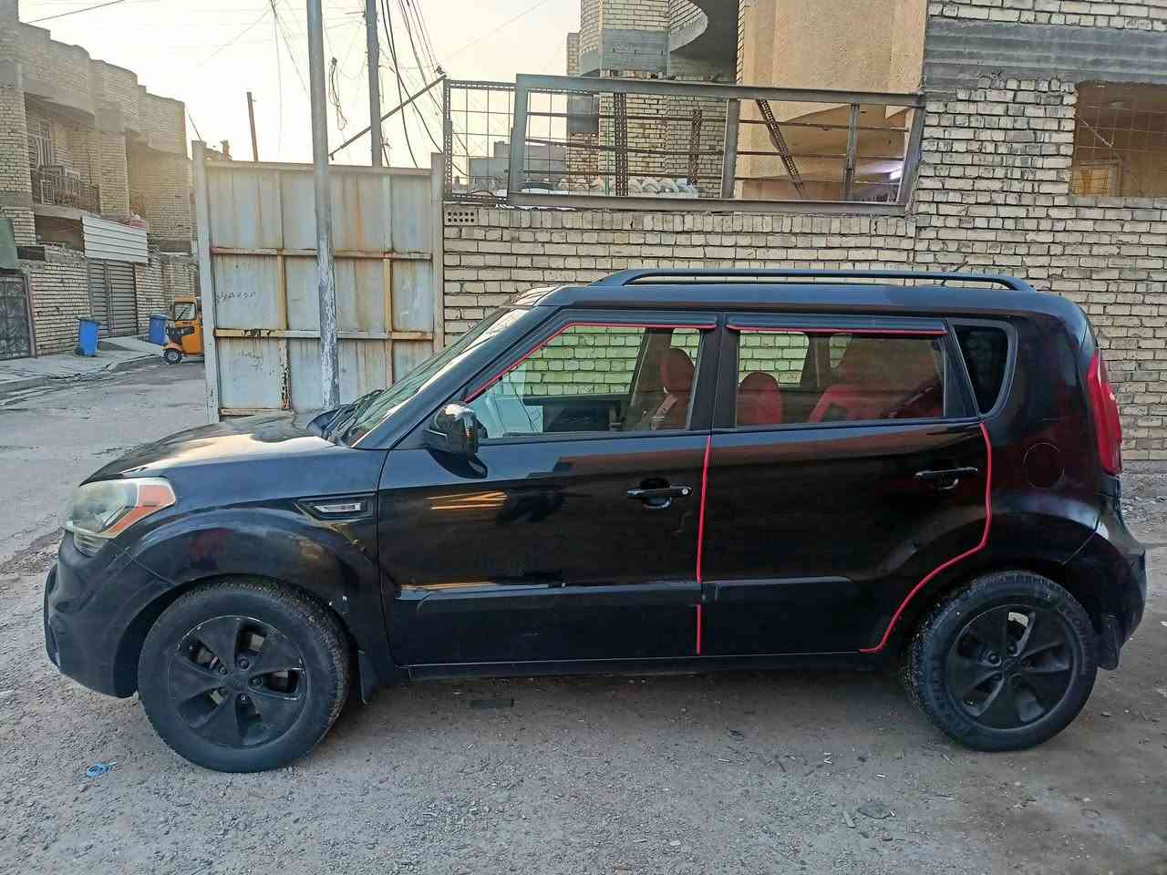 السلام عليكالسعر 75 وبيها مجالم كيا صول 2013 وارد امريكي  مكينه 1600 سيارة بأسمي رقمها كوت مشروع وطني رقمها دولي تحويل ثاني يوم استفسار على هذا الرقم *********** سكني بغداد
