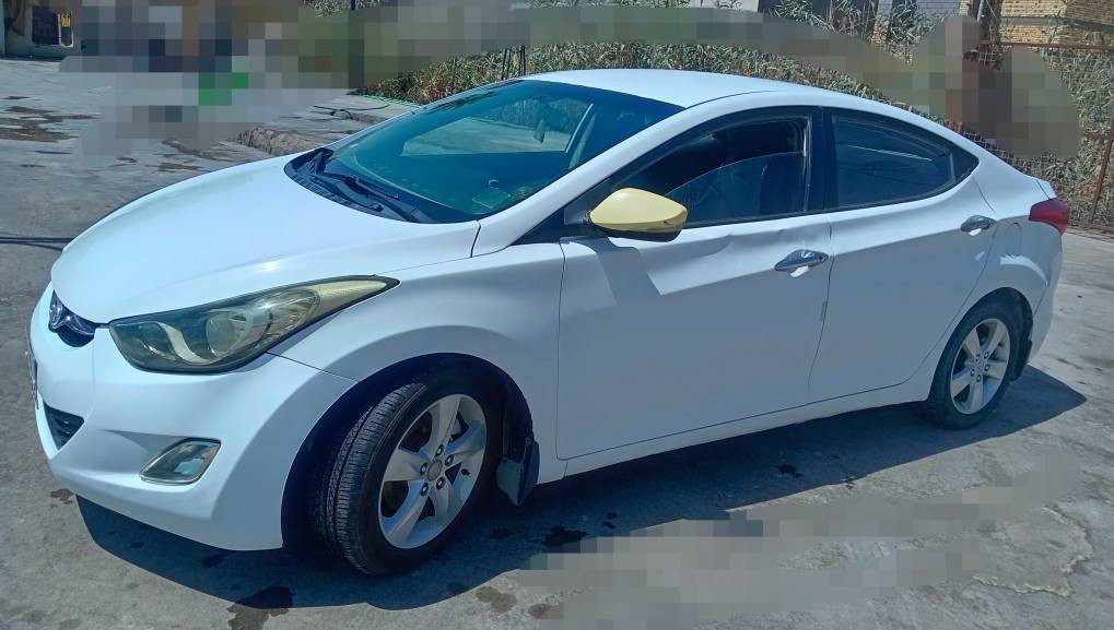 هونداي افانتي رقم بصرة  ***********
موديل 2012 رقم انكليزي جديد سنوية بأسمي 
محرك 1600 دوش جديد ضمان + الكير  بيه ضربة بالجاملغ الخلفي السعر 86$ وبيه مجال قليل مكاني البصرة شط العرب شط العرب, البصرة
