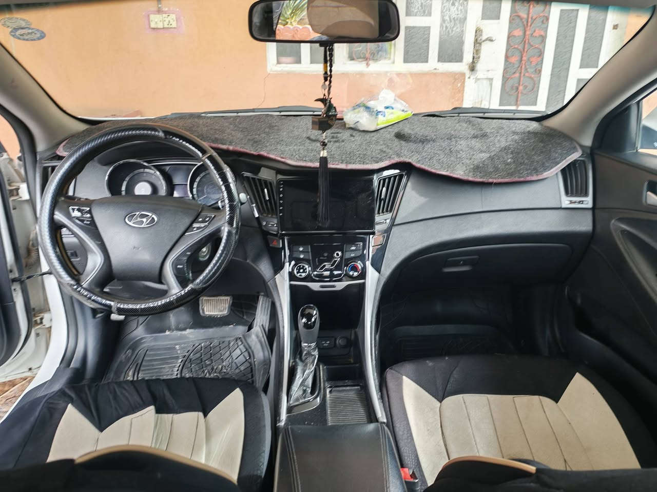 سلام عليكم سوناتا 2012 البيع وارد كوري  رقم سليمانيه بسمي محرك 2000  سياره جديده كلش شاشه كامر كشنات جلد تبريد خلفي حساس خلفي ***********
 مكان شهربان مقداديه
السعر 95 بيه مجال
