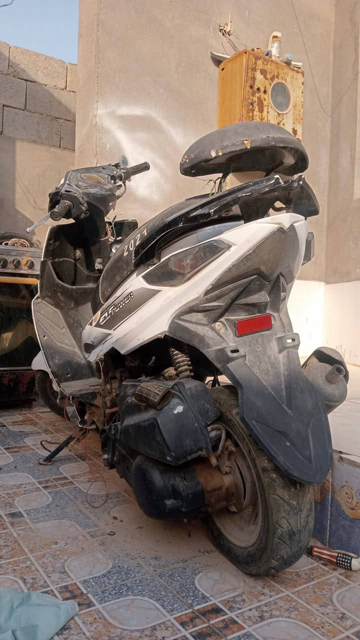 اسلام عليكم دراجه للبيع 2021 ماتشتغل كايمه ١٠٠ كهربايات شغاله مكاني كرنه الشرش 
***********
