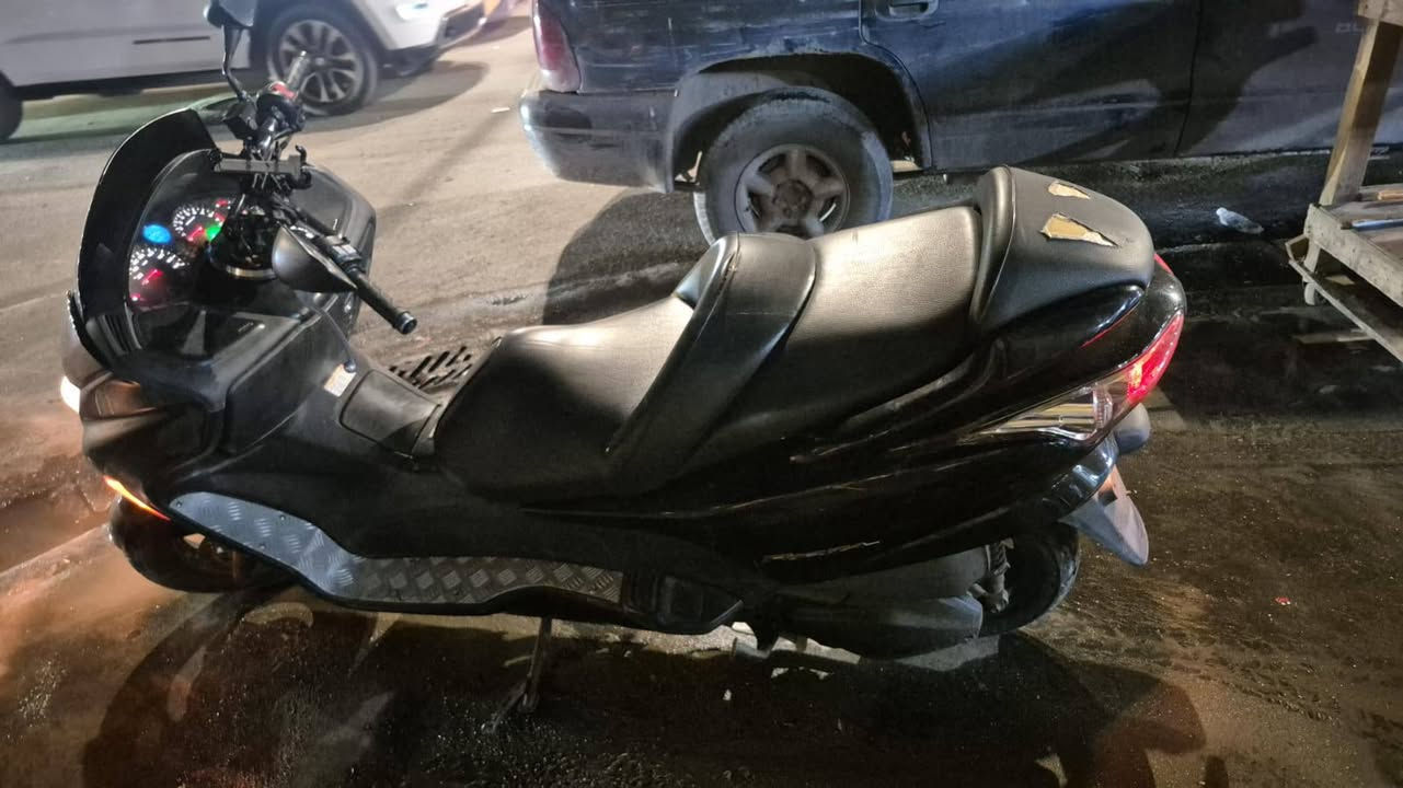 الـسلام عـليكم
حبـايب فـورزا 09 
 صـوتهـة عـالي ويـخبل 
1- مـكينة نـظيفة حـيل لاتنـقيص ولا تبـخير 
2 - لايـتات زنـون قويـة 
3- كـفراتهـة نظـافة90% 
4- تـايرات نظـافة 80% 
5- كـهربائيات شغـالة كلـهة هية والاشـاير 
6- دراجـة تجـي تفـحص وتاخـذ
الـسـعر عـالخاص 
مـكاني بغداد....  كاظمية
رقـم ***********
تواصل او واتـساب
