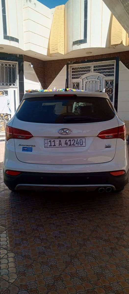 سنتافي ٢٠١٣ خليجي
مكفولة من الصبغ والتبديل 
محرك ٦ سلندر
فول مواصفات بصمه وبنراما 
بردات بلاديه شاشه كامره
السعر ١٦٤
للاتصال ***********
مكان سياره حله
