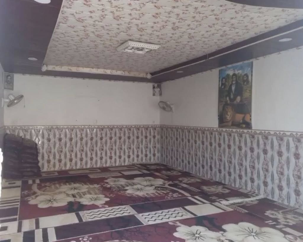 بيت للبيع
بيت زراعي 250متر  سند 25 مشمول بالتطويب ومرقم في الكوفة فلكة الدلال شارع ال عيسى عمود 35

يحتوي على استقبال كبير وصالة ومطبخ و4 غرف نوم وحمام خارجي وداخلي وحديقة وطارمة

بناء طابوق نهروان اساس وسقف صب كونكريت ارضية كاشي جدران سيراميك والسقف سقوف ثانوية 

للاستفسار الاتصال على ***********
