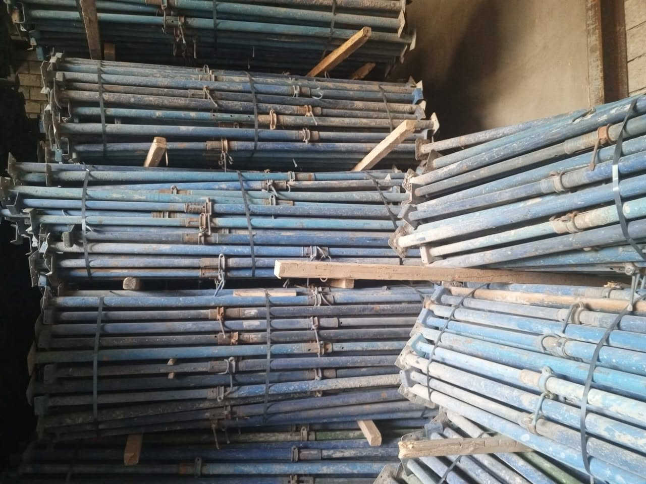 السلام عليكم يعلن مكتب عبدالله شطب تاجير جكات بانواعها ودنك حديد جميع قياسات متوفر وفخات رباعيه وعاديه توصيل جميع محافضات العراق رقم الهاتف ***********
