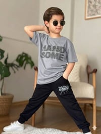 ملابس أطفال • ٣-١٢ سنة • نظيف