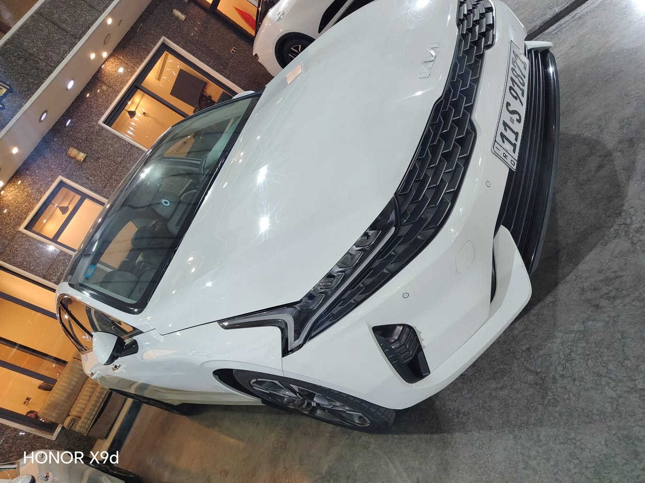 السلام عليكم K5خليجي موديل 2023ماشيه ٢١ الف( مكفوله) 
 سياره وجديده جداا
محرك ٢٠٠٠ دوش
بانوراما
بصمه
كشن كهرباء
شاشه كار بلي
كامره خلفيه
حساس امامي خلفي
مود درايف
تبريد شاشه
ويل ١٨
تشغيل عن بعد
نضام ترحيب
جنطه ذكيه
رقم بغداد
سعر 200 بيه مجال بسيط حك عملتك
للتصال***********
