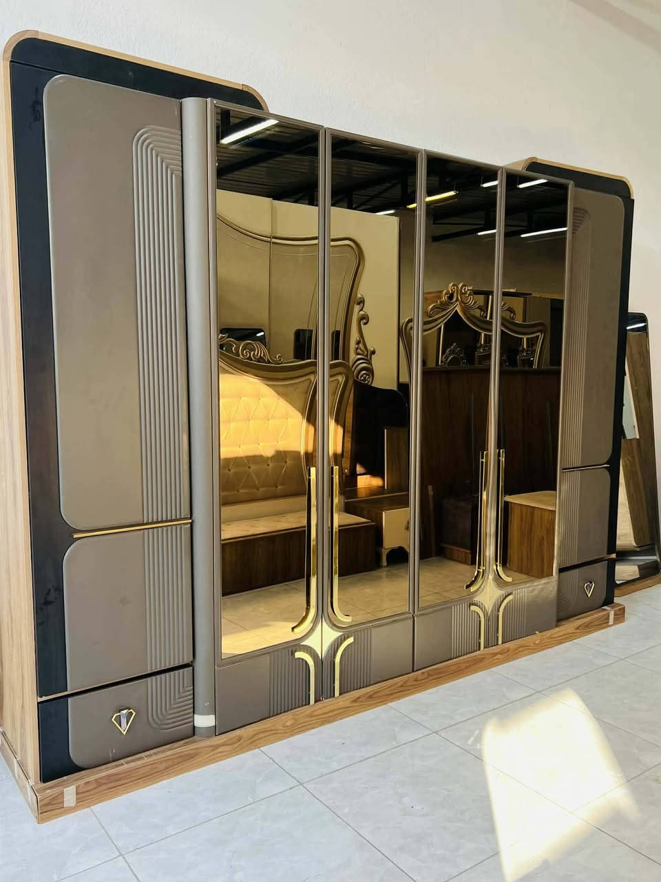 ✨ غرفة تركي 🇹🇷 ماركه اصلي 9 قطع 
نظام ابواب مرمري
سرير مخزن عملي اناره شغاله 
 قماش وتر بروف أصلي
✨ نظافة 95/💯
السعر  / مليون و250
 شد ونقل مجاني داخل بغداد
توصيل للمحافظات بأسعار رمزية


**إذا كنت صاحب هذا الإعلان وتريد حذفه لأي سبب، رجاءا أرسل رسالة إلى الدعم الفني**