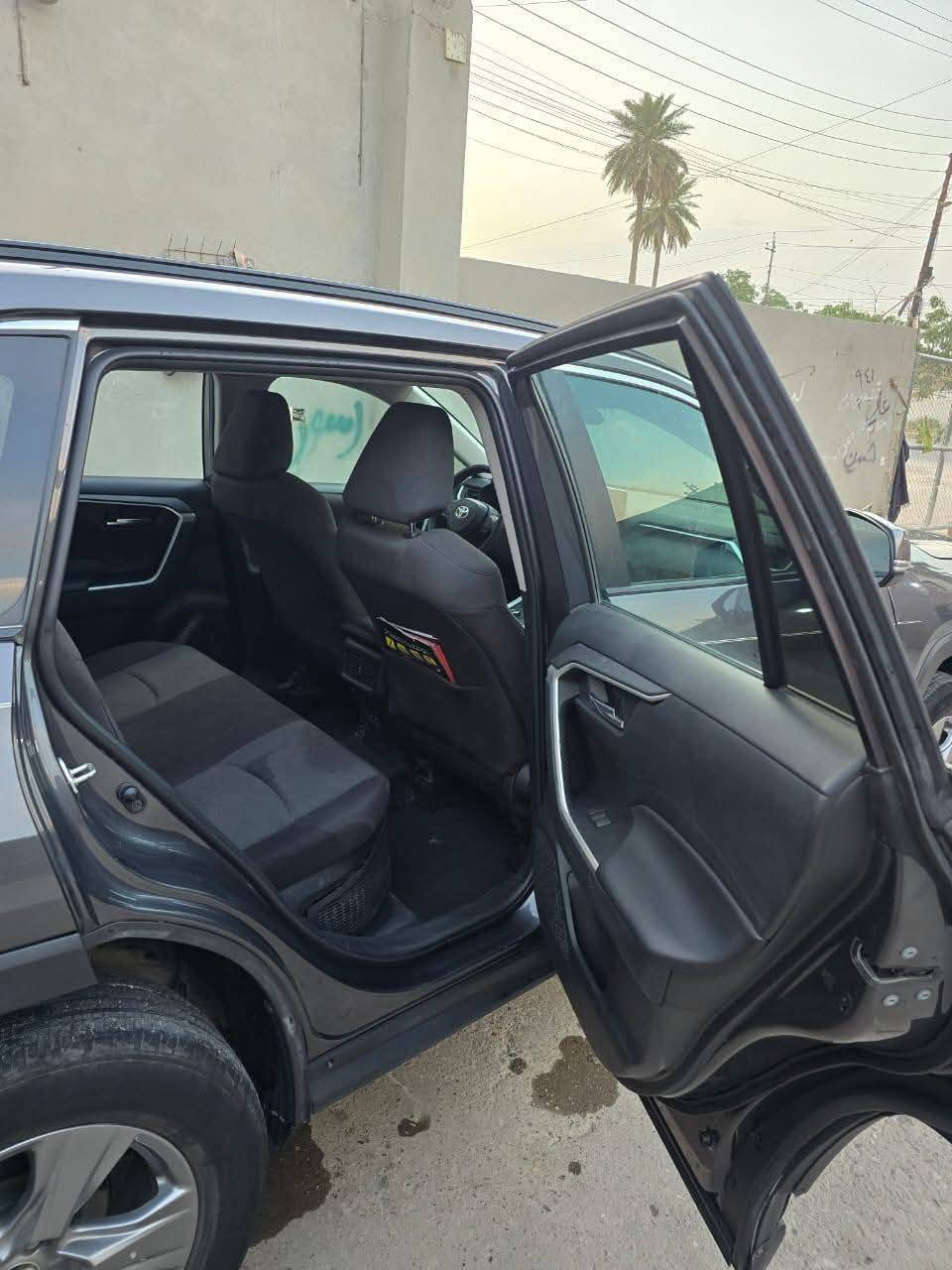 بيع مستعجل راف4 هايبرد
السلام عليكم
راف٤ موديل ٢٠٢٢
مواصفات xle
كشن كهرباء شاشة كاميرا
قطعتين تبريد
حادثها مثل موضح بالصور
والسونار
كشر بس بارد بدون صبغ
الضربة من جوة بيها تعديل شواصي
السيارة جاهزة ومناقصها اي شي
تخم تاير جديد وتصليحها وتطبيكها كلش حلو
السعر 192 ورقة
بيها مجال بسيط جدا جدا
ماشيه 81 ك
بغداد حي تونس
او الحارثية
***********
