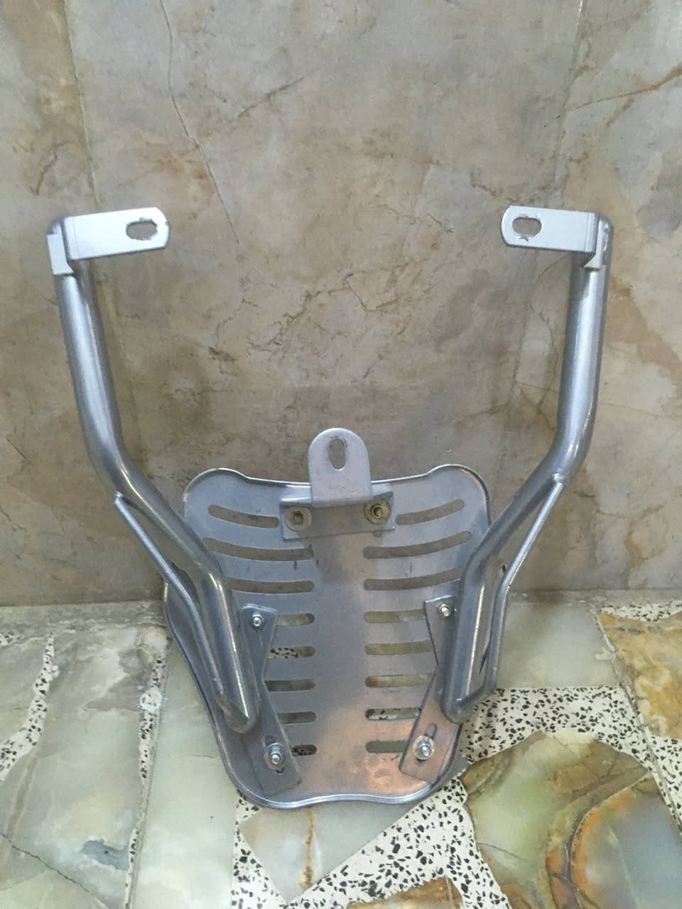 للبيع سيبايه جوكر حديد ترهم على اكثر دراجات الشحن الفائده منها شد صندوك خلفي عليها بعدها جديده السعر ٢٥ قفل قفل مكاني الدوره ابو دشير للاستفسار 
***********
