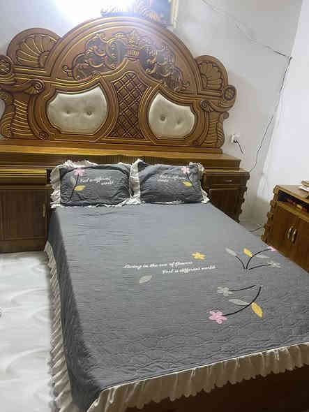 جديدة مستخدمة شي قليل السعر مليون و ٣٠٠ الاستفسار *********** مكاني ديالى المقدادية
