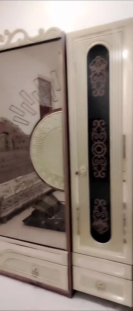 السلام عليكم أحبتي
غرفه تركيه أصلي درجه اولى شرط مستخدمه ٦ قطع
قيم واخذه بضمير
***********
