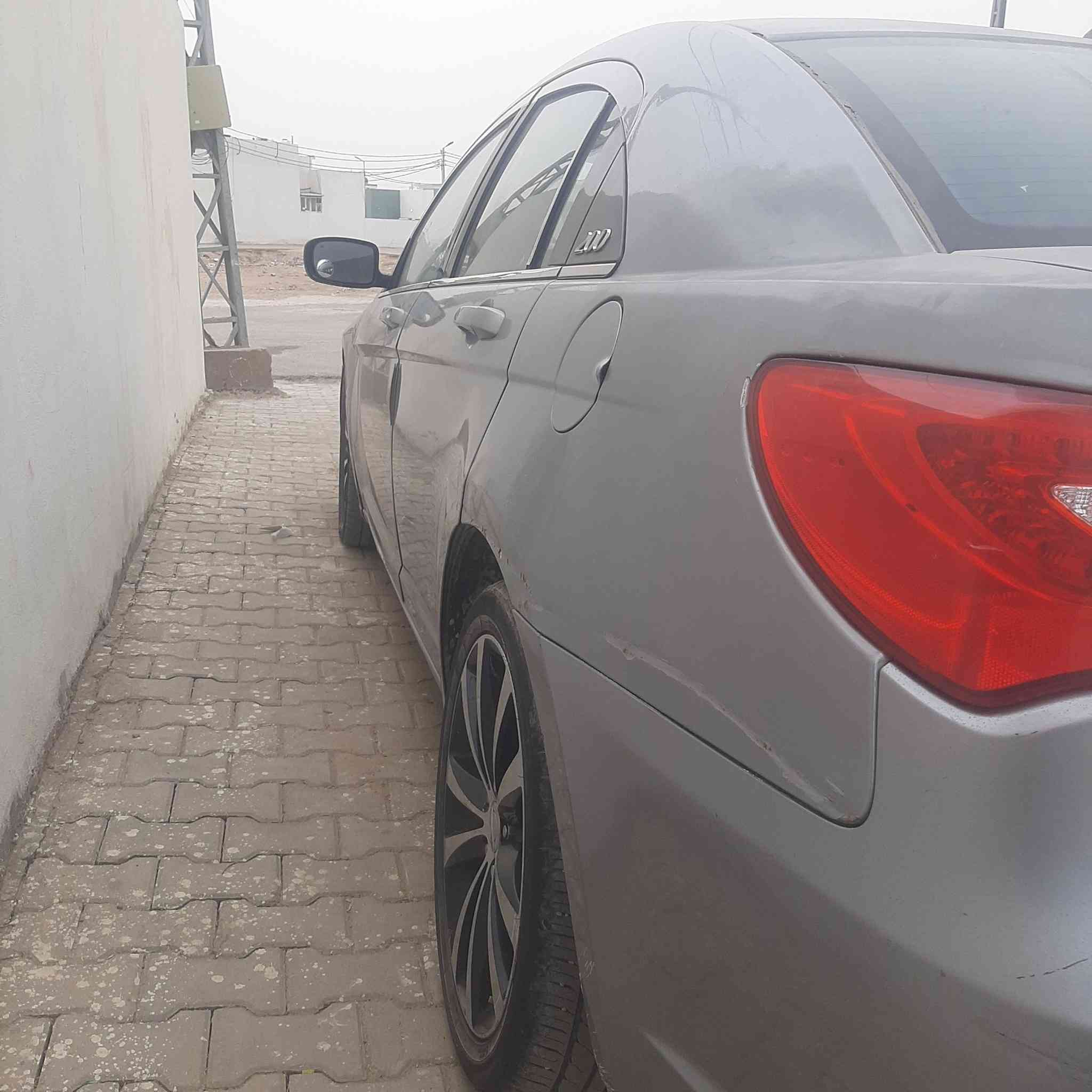 سياره سي ٢٠٠ sسياره سلفري موديل ١٤  مكينه جديده فقط عوزه تبريد  جوملغات  العبري وسايق  حداديه جديده أمامي خلفي  ترايك وين متحب   بيه جراد القماره رايده ٧٠ 
رقم *********** داخله مخمل اسود نضيف مكينه ٦ سلندر منظومه زنون  ماي زيتي ترهم مراوس
