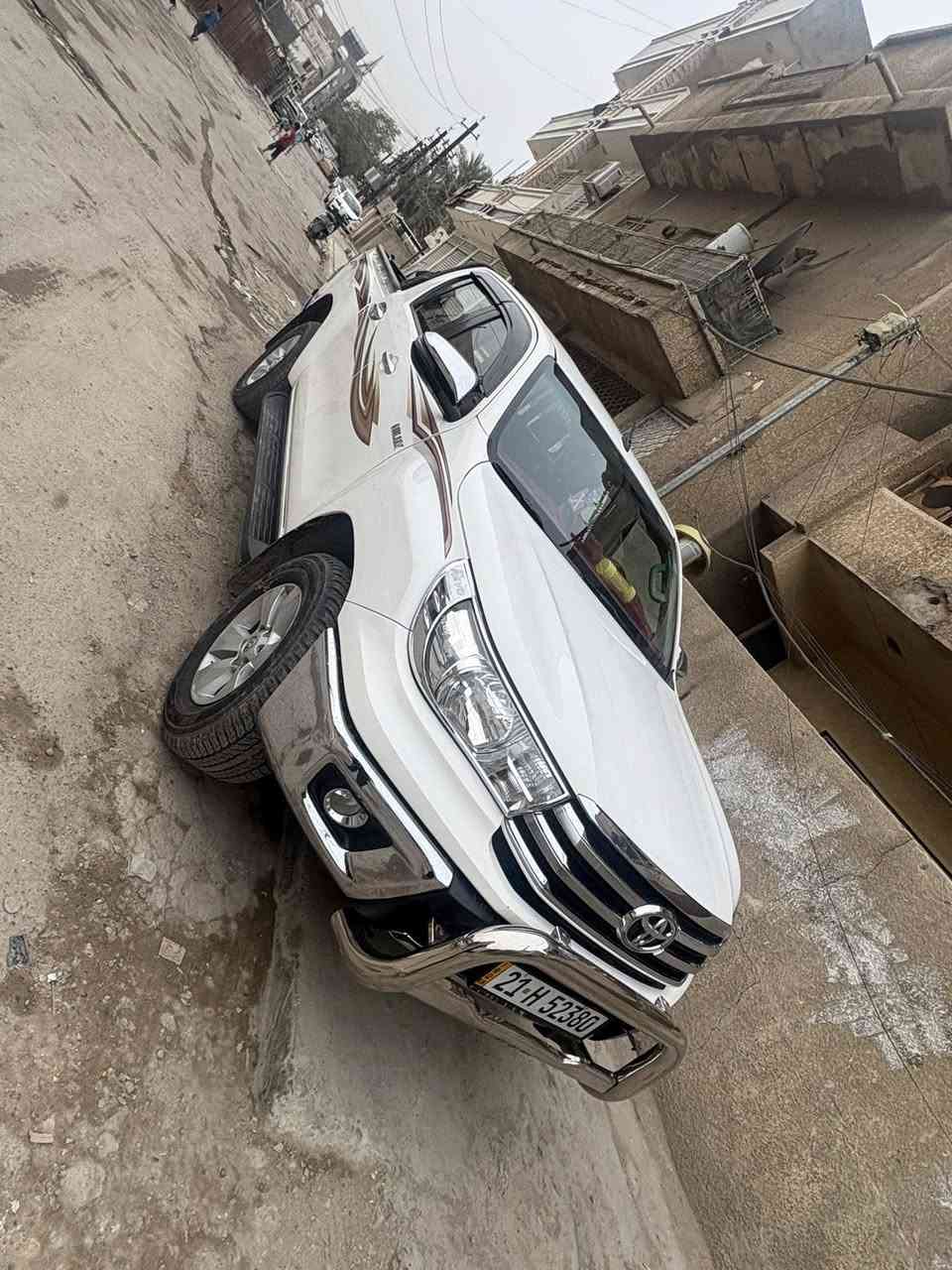 سلام عليكم  تيوته هايلوكس 2018 كفاله عامه سياره جديده متعوب عليهه مكينه  وكير كفاله حداديه جديده عنواني بغداد المشتل قرب مركز الرشاد  رقم سعر 265 الهاتف***********
