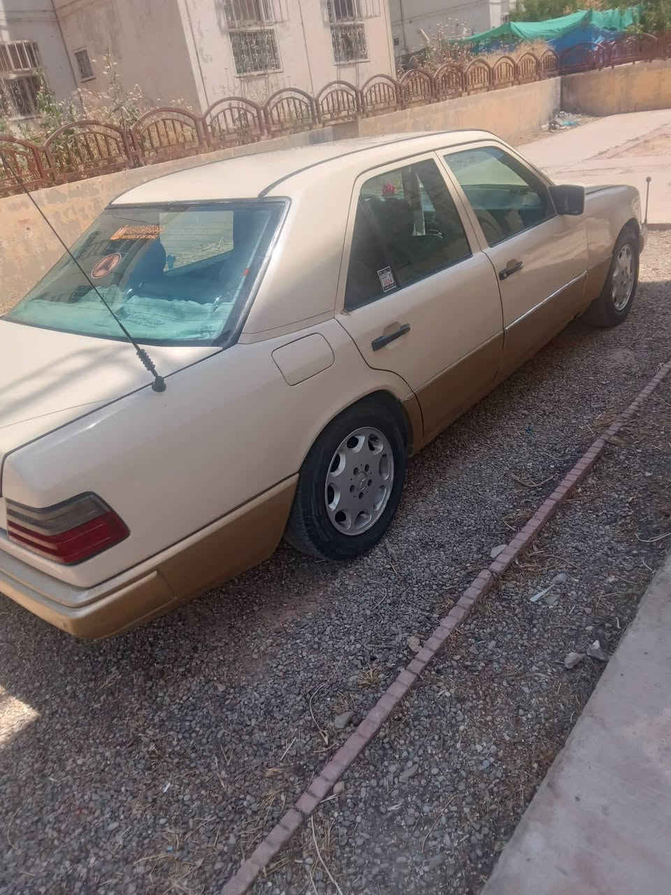 مارسدس دب مديل 1990 محدثة 1993 السيارة فول اسلايت دبل اريل السيارة ابلادية محرك أسود لاصرف ولابخار رقم انبار مشروع وطني شرط التحويل تخم ويل اكروم مكاني كركوك وهذا رقمي *********** اريد امروس حسب القناعة
