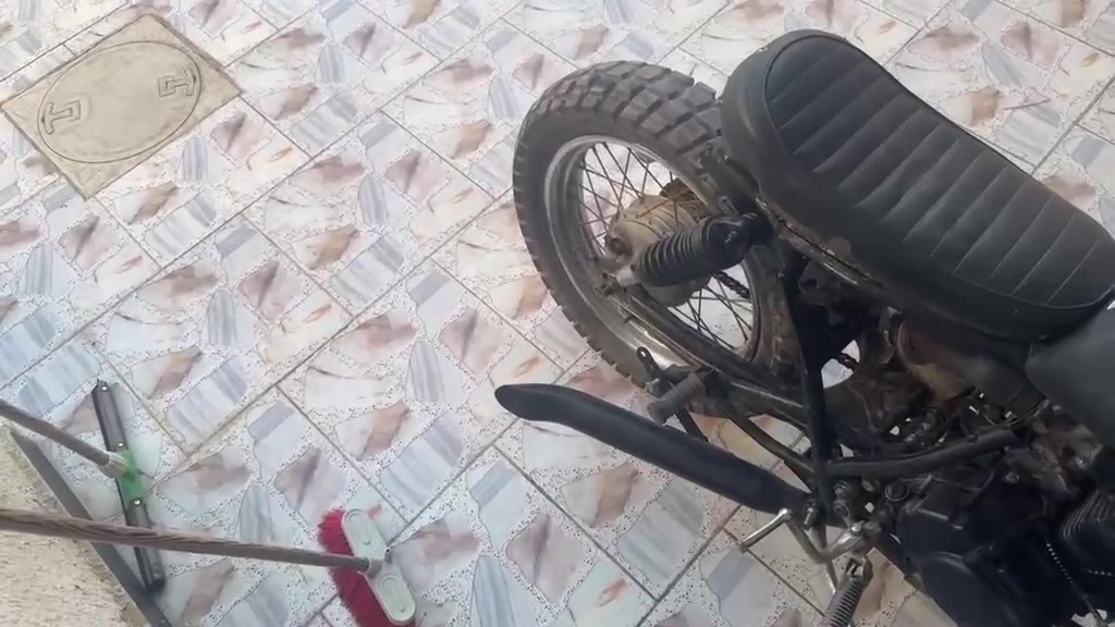 السلام عليكم دراجة انتيكه بيها بس مكاتبه كفاله عن السرقة السعر 250 العنوان الديوانية للتواصل  ع الرقم *********** بي واتساب
