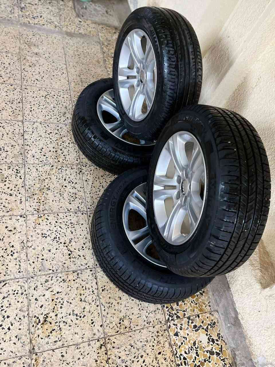 سلام عليكم
تخم ويل كب مع تايرات حجم ١٦ جديد لك تفصيخ اصلي بلاد مال جارجر موديل ٢٣ مع الحساس الاصلي
٣ تايرات مشلن بلاد
تك مبدل تفصيخ عادي
للعلم التايرات مماشين بيهن هنا والسياره ماشية ٤ الاف ميل
للبيع فقط
٤٠٠ الف مع المجال البسيط للشراي فقط يراسلني 
مكاني محافظة واسط / الكوت


**إذا كنت صاحب هذا الإعلان وتريد حذفه لأي سبب، رجاءا أرسل رسالة إلى الدعم الفني**