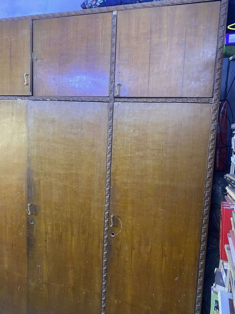 كنتور اربعة ابواب بملحق صاج ببلوك قوي للبيع الاتصال هاتف***********
