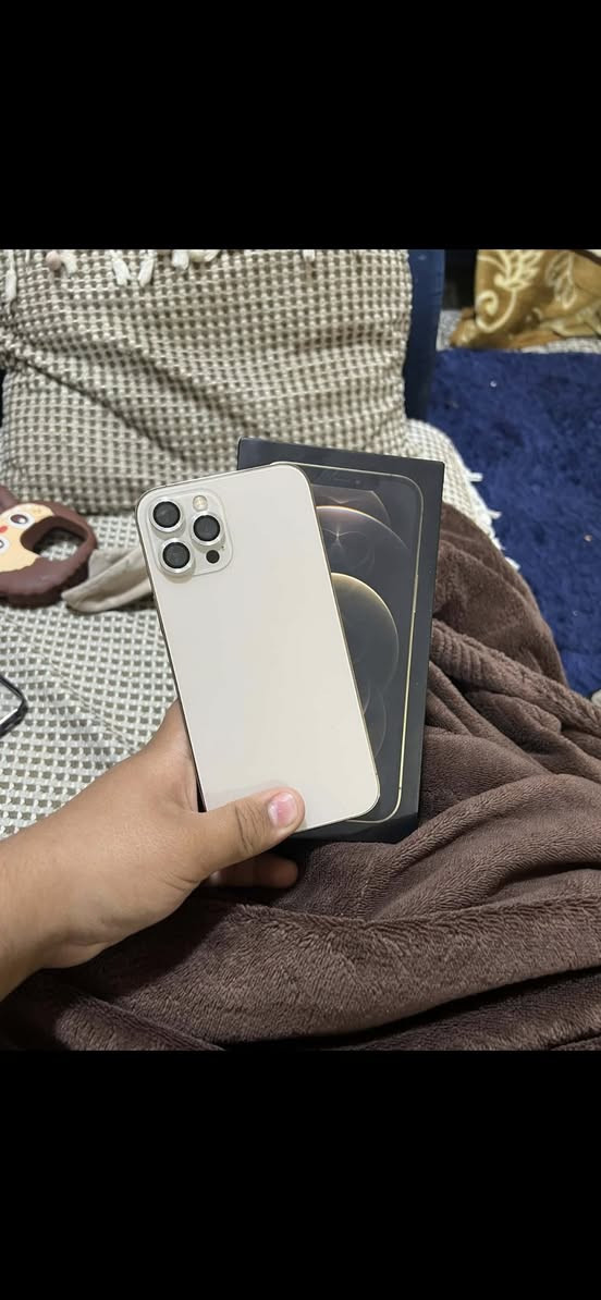 السلام عليكم ورحمة الله وبركاته جهاز آيفون ١٢ برو ماكس جهاز فول فول نضافه تشوفه تكلي هاذ مامستخدم هلكد مانضيف وجهاز شخط واحد مبي شاصي وشاشة وضهر فول نضافه الجهاز ممفتوح ابد جهاز وتر بروف مامبدل شي الجهاز مع كارتونة وكفر وعدسات حماية كامرات جهاز لوك بحالة الوكالة هوة وجديد سوة ذاكرة ٢٥٦ بطارية ٧٥ انساه بشحن اللون المميز مكاني بغداد السعر ٤٥٠ الف بي مجال 
***********
