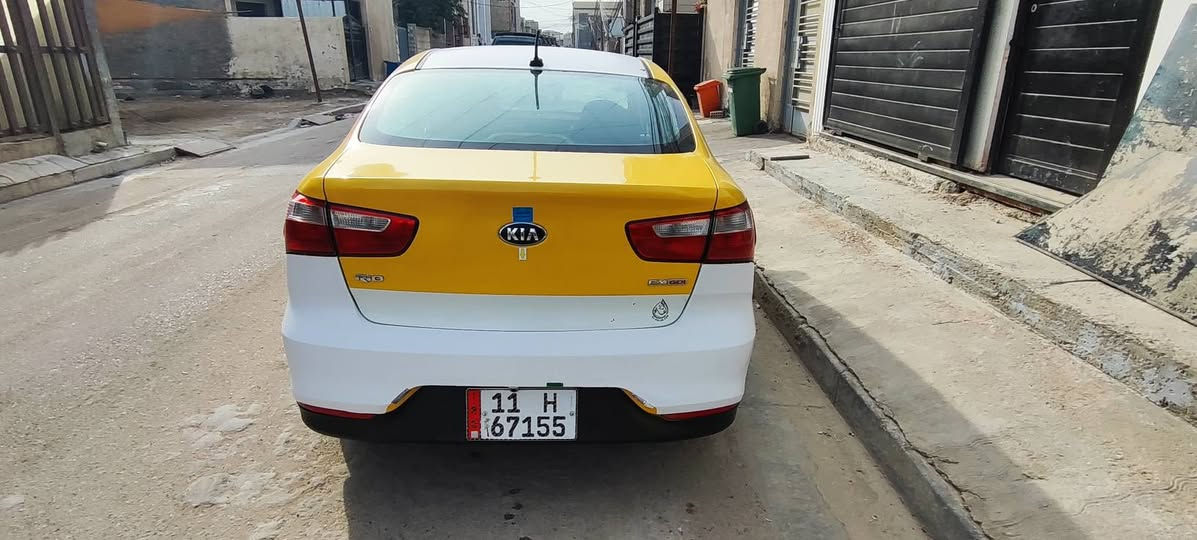 السلام عليكم كيا ريو اجره محرك 1600 وارد امريكي حادثهه بأمريكا بس خشم البنيد موجوده الصور سنوية لل29 بيهه قطعتين اموضحه بالصور امعدلات وممصبوغة رايدهه ب80 وبيهه مجال للشراي *********** واتساب بغداد, العراق
