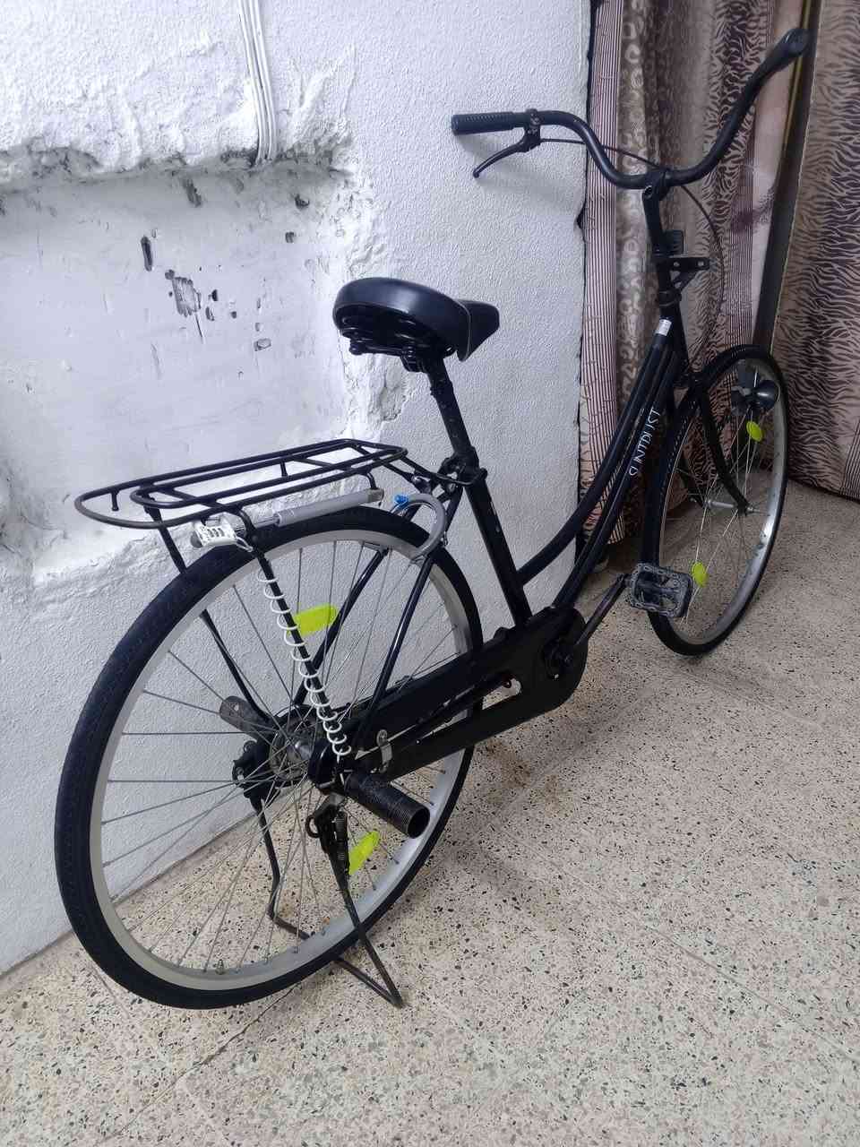 السلامو عليكم باسكل عبد الحليم نوعيتو سانتروس موديل 20 باسكل نضيف نضافه مالو 100 والله وانطيك هوا برغي مامفتوك شرط سعر 100 وبي مجال مكان موصل حي السماح قرب جامع الحمد  ستفسار عل رقم مفتوح ‏‪***********‬‏
