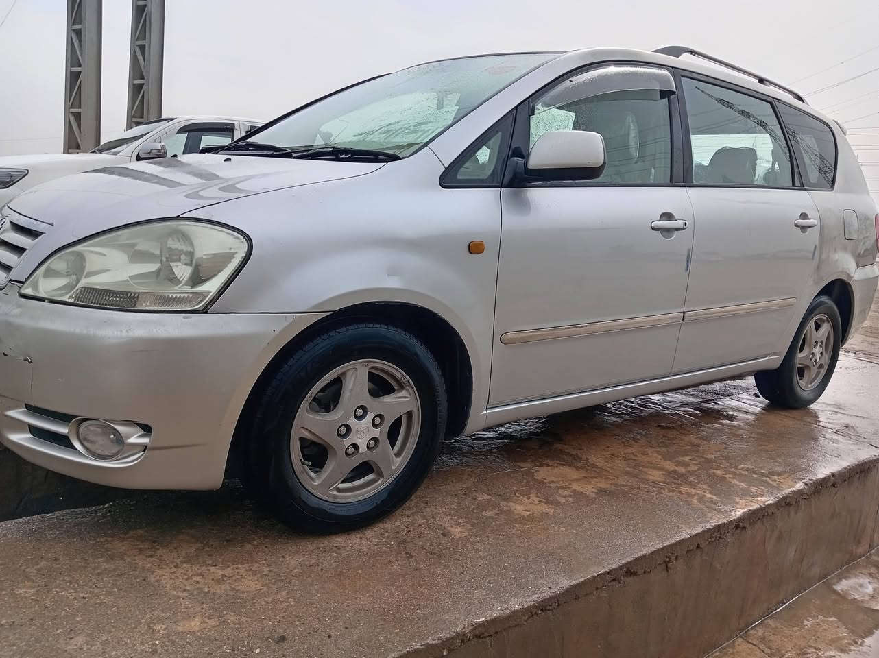 السلام عليكم
سيارة ابصم للبيع او امراوس بكوري ٧ راكب
رقم ذي قار باسمي تحويل سنوية لغاية ٢٧ السيارة نضيفه بيها جراد قليل  مكفوله من الظربه والمعجون والكير والمحرك السعر ١١٧ وبيها مجال مكانها ذي قار الشطرة. ***********
