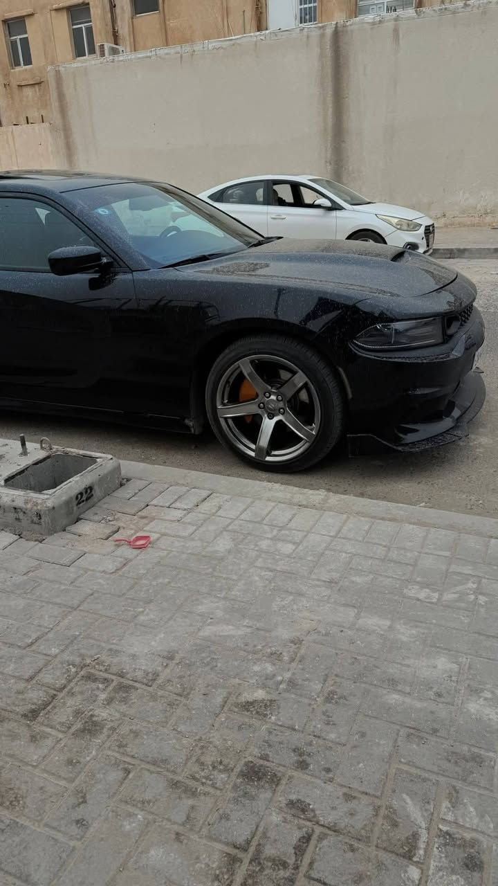 سلام عليكم
جارجر موديل 16 اصل rt مكينه 5700 v8
سياره تقرير تعمل وتسير جاملق فقط مفتوح وبارد جاملق خلفي باقي عله واقع حال ما مشتعله لا bdr ولا بارد وطلقه بلقماره ولفحص بلممنشور رقم بصره لجديد بأسمي شخصيا 
سياره هزه وسنويه قبل سبوعين جددت وداورتها جاهزه   شفتات تشغيل عن بعد كامره وشاشه جبيره سابقا عليهه برمجه ايكل وجايبه رقم حلو بلمشي وعلداينو حاليا لغيناها تخم تاير ويل نجمه خسفه قويه تو سايز امامي 245 خلفي 275 ماشيه ٢٠٠ الف كيلو من لأخير جاهزه مجهزه سياره 
سعر من لأخير 178 لا تقارنها بلمهجومات امهات شواصي ولغود أو مراوس اوبامه هيمي حته اذا معلايه وأخذ فرق

مكاني بصره تنومه 
تواصل ***********
