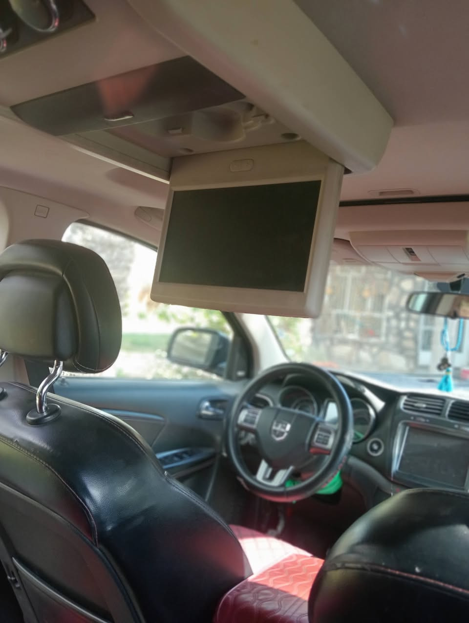 السلام عليكم دوج جورني2018 للبيع فول مواصفات
6سلندر
بانوراما
فورويل
7راكب
ويل 19
تدفئه تبريد كشنات
هيتر ستيرن
شاشه حجم كبير 
شاشه خلفيه 
صور الحادث مرفق بالمنشور
السعر 195وبيه مجال بسيط 
الاستفسار على الرقم***********
