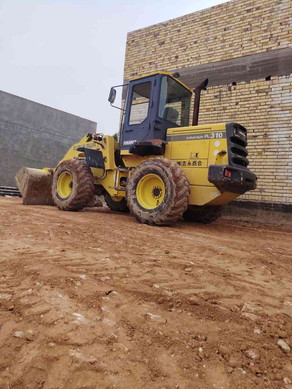 السلام عليكم شفل  فوركاو 310 للبيع رقم بغداد سنويه وارقام انكليزي كير ما مفتوح ماكينهه اربعه المكان ديوانيه  ***********
