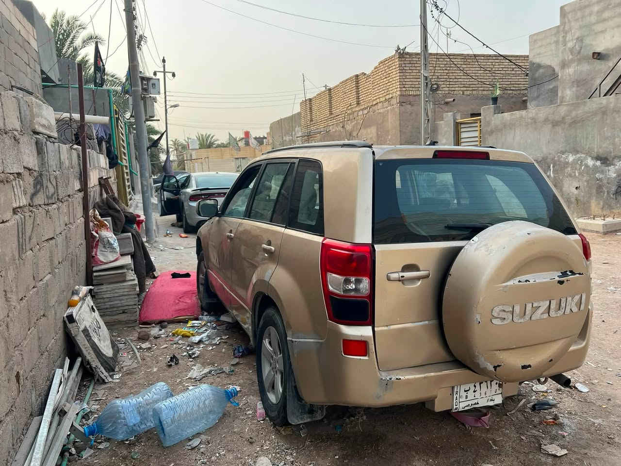 سلام عليكم 
سيارة سازوكي موديل 2008رقم بغداد مشروع وطني سيارة سيارة فول مواصفات مصبوغة عام + محتركة تفرعات مكينة فقط مكينة وكير مابيهن شي سبب الحريق تسريب صوندة البانزين وحتركن تفرعات 
سعر ٣٢ ورقة وقابل لتفاوض 
باقي تفاصيل سيارة على صاحب سيارة مكان سيارة بصرة تنومة في شارع الاطفاء
***********
