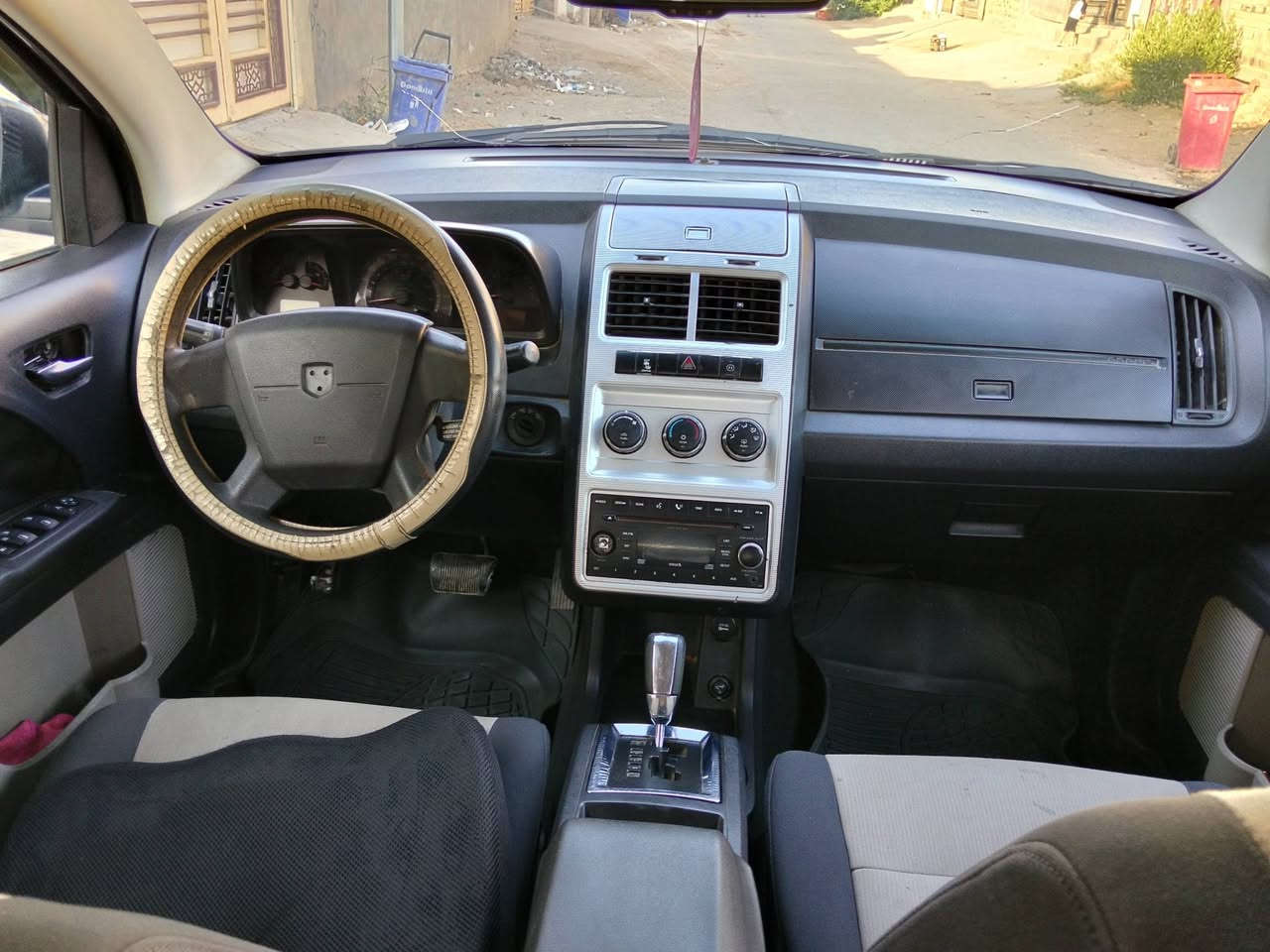 دوج جورني 2009 رقم اربيل كلين بدون ضربه بدون صبغ بدون ايرباك محرك 6V  حجم 3500 لوك حاويه 5 راكب قطعه تبريد وحده تبريد شرط ثلج منضومه جديده تخم تاير اربعه خوات صدر امامي خلفي جديد كهربائيات كله شغاله سياره مال جناي السعر 92 $ مكانه نجف الحريه ***********
