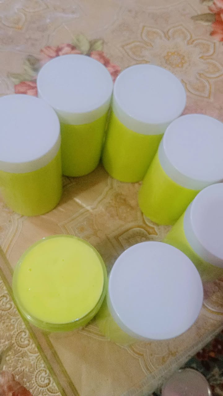 جديدنااااااااا وصل 😍😍 
كريم معالج للشعر المتقصف والمتضرر 🥰🥰
مصنوع من الزيوت الطبيعية و الأعشاب الطبيعيه 🌷🌷
يعمل على تقوية بصيلة الشعر 
يساعد على تسريح الشعر
يزيل كسرة الشعر
يساعد على انبات الشعر ويمنع تساقط الشعر
بيعالج الشعر المتقصف والمتضرر والمحروق من الصبغ والميش
بينعم الشعر وبيرممو من جديد
يستخدم بعد الاستحمام 
للطلب ع الخاص او واتس اب ***********
متوفر خدمة توصيل لكافة محافظات العراق 🚗🚗
