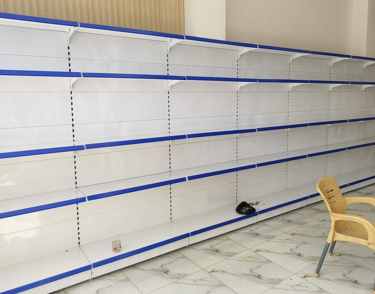 معرض عباس المهداوي بيع وشراء        الرفوف المستعمل والجديد  جمله مفرد        صناعه تركي
   الفرع الاول_بغداد مخزن 
الفرع الثاني كربلاء  حي التحدي    ***********
 الشارع الفاصيل بين الجاهز والتحدي
مجاور صيدليه التحدي    ***********
جمله مفرد  توصيل جميع المحافضات
الجديد 
الدكسن ٤٠ الف توصيل مجاني 
المخزني ٩٠ الف توصيل مجاني 
الوسطي متر ١٢٥ الف توصيل مجاني 
الجانبي متر ١٠٠ الف توصيل مجاني 
المستخدم 
الدكسن ٣٠ الف 
المخزني ٦٠ الف
الوسطي متر ٩٠ الف
الجانبي متر ٩٠ الف 
جانبي ايراني متر ٧٥ الف 
توصيل موجود 
متوفر جمله
