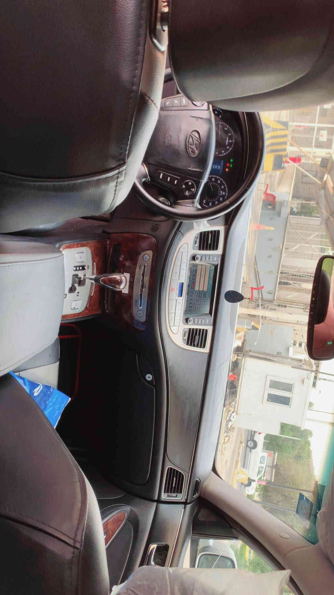 سلام عليكم بيع او مراوس 

جنسسز مديل 11 

لون رصاصي غير محدد 

مكينة 3800 

تنفس طبيعي 

كير مكينه مكفول 

داخل جديد صاج جلد  

شاشه كبيره 

كامره خلفيه 

بصمه + بصمة ابواب 

اشاير بلمري 

ترحيب 

سكيرتي 

خزن ميموري 

فتحت سقف 

بره خلفية كهربائية 

صدر امامي خلقي جديد 

تخم تاير جديد 

لايت زنون 

حساسات جامه اماميه 

تبريد ثلج قطعتين 

ضربه فقط باب وجاملغ وراجع نفسه 

وبعد بيه مواصفات 

مكاني بغداد الكراده 

السعر 105

الرقم *********** بغداد
