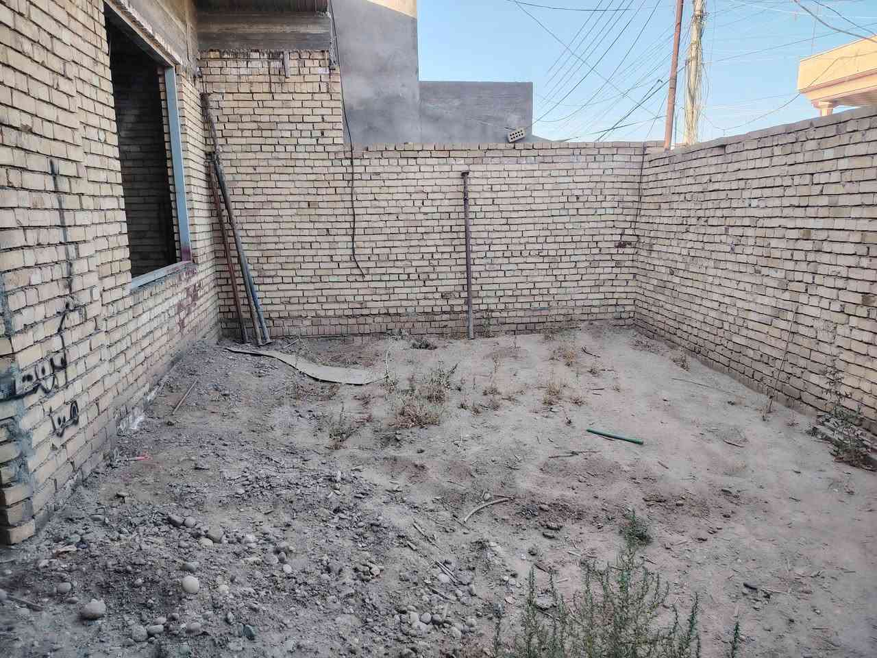 سلام عليكم
هيكل للبيع مسقف
الموقع صلاح الدين قضاء بلد حي الوحده قرب منزل الشيخ باسم عبو
تفاصيل الهيكل
جنس عقار ملك طابو صرف
المساحه ٢٥٤ متر بالسند واقع حال ٣٠٠ متر
يحتوي على
كراج
حديقه
كليدور
استقبال
مطبخ حار وبارد
صاله كبيره
غرفتين منام
صحيات داخليه وخارجيه
حديقه خلفيه
خدمات كهرباء ماء ومجاري يبد عن الشارع الرئيسي ٥٠ متر
للاستفسار الاتصال على الأرقام التاليه
***********
***********
او مراجعة مكتب التمار للعقار الواقع شارع المحطه محلات الحاج عدنان
