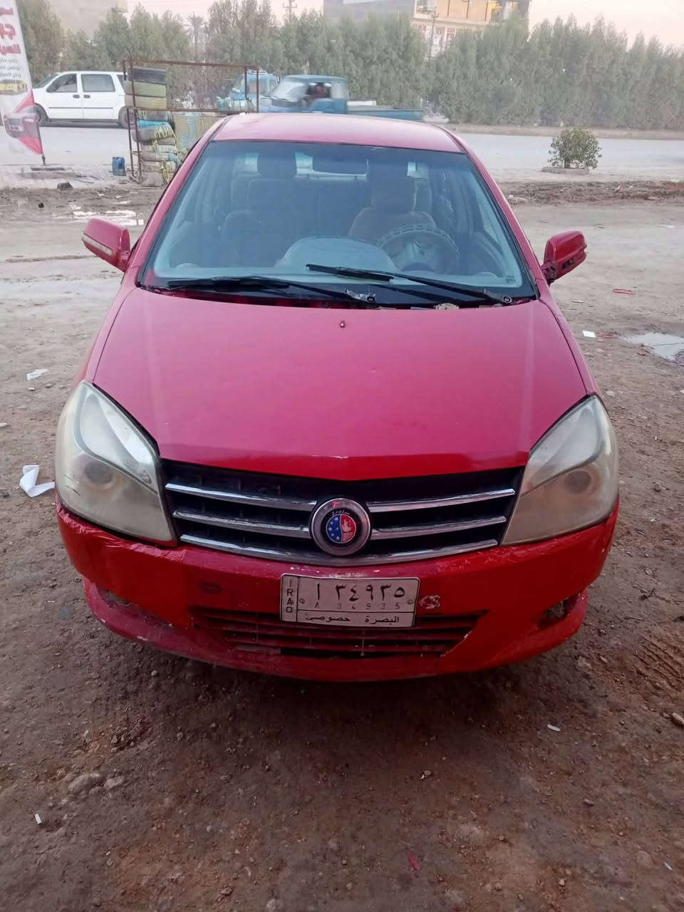 سلام عليكم
جيلي ام كي موديل 2013 
حلوه سياره وجاهزه الخير 
من مالك مباشر 
سعر 15 ورقه وبيه مجال 
***********
