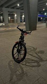 بايسكل جبلي كوري للبيع  حجم ٢٦ الكيوره كلها شغاله  السعر ١٢٠ وبي مجال ...