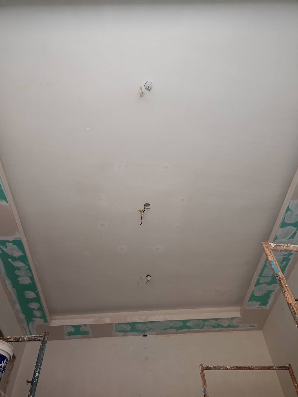 تَم بحَمد اللَّه ( أحد أعمالنا )
طلس بوكس ديكور 
جوين و برغي 
(  إخفاء الجوين و التيب جوين و البرغي بـ الطلس )
المادة المستخدمة للطلس ( الستن ) 
المادة المستخدمة لطلس بوردكس الحمامات 
( معجون مخصص من شركة اصباغ الجزيره فرع كربلاء )
للإستفسار : *********** 
أمير اليساري
