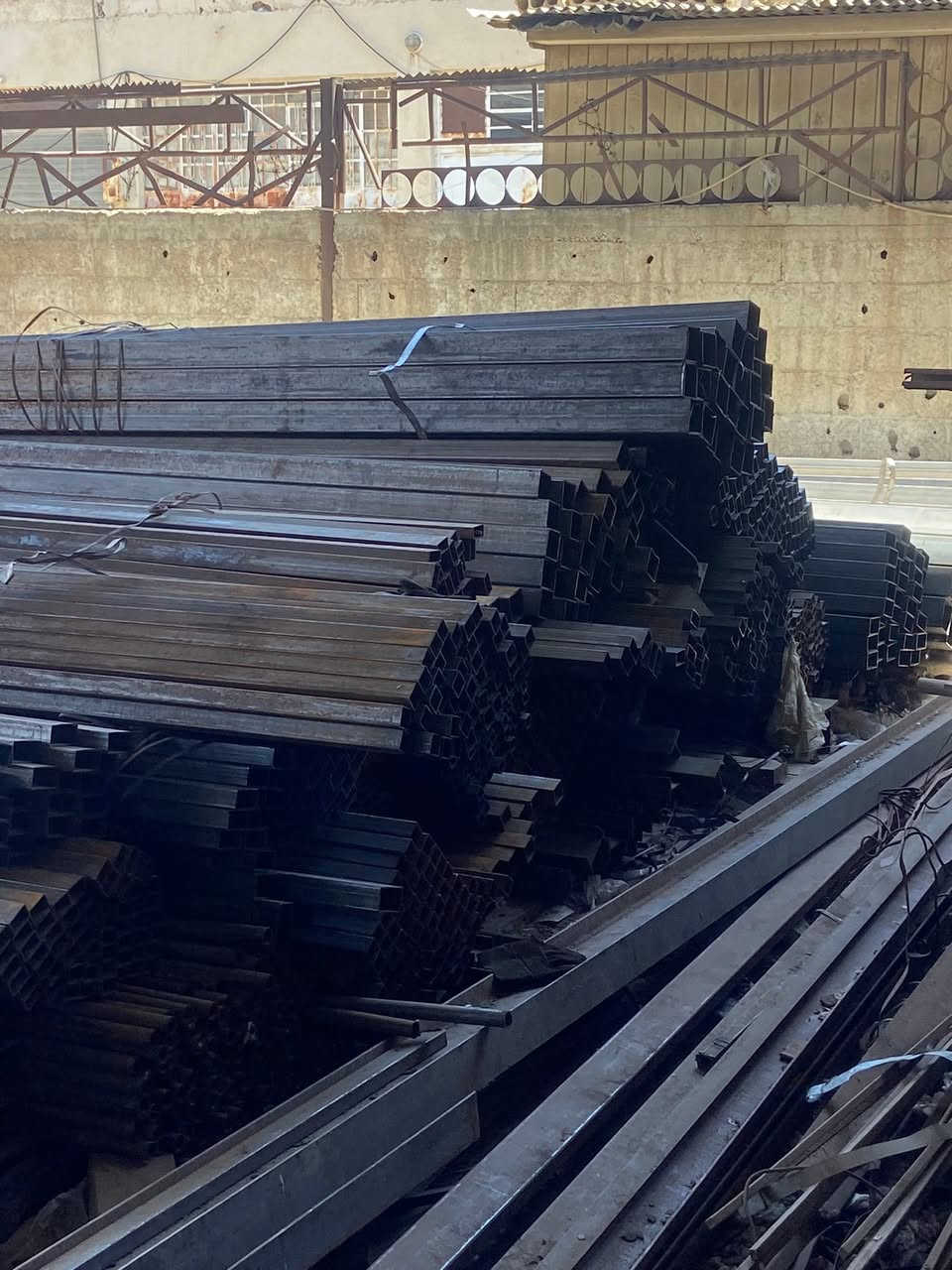 أساس مشروعك يبدأ من خامة تعتمد عليها! 🏗️
لكل أصحاب المصانع، المقاولين، وأصحاب ورش الحدادة والخرسانة.. إذا كنت تبحث عن الجودة المتينة والسعر المنافس، فطلبك متوفر لدينا!
نوفر لكم تشكيلة واسعة من الحديد الصناعي والإنشائي بأعلى المواصفات الجاهزة للتسليم الفوري

حديد إنشائي وزوايا عالي التحمل لجميع أعمال الإنشاءات والحدادة.
 خامات متميزة ومقاومة ومخزنة بعناية لتلبية احتياجات مشاريعكم الضخمة والصغيرة.
💡 لماذا تختارنا؟
 وفرة في الكميات: مخازننا ممتلئة وجاهزة لتلبية أي طلب عاجل.
 أسعار تجارية منافسة: خصومات خاصة للكميات الكبيرة والمقاولين.
 جودة مضمونة: نلتزم بتقديم أفضل خامات الحديد التي تضمن أمان واستدامة أعمالكم.
📞 للطلب والاستفسار أو لمعرفة الأسعار الحالية:
 تواصل معنا عبر رسائل الصفحة مباشرة
0964881172 
العنوان :دمشق-صحنايا-الباردة-بعد مفرق بيجو ب 1km

#تجارة_الحديد #حديد_صناعي #مقاولات #ورش_حدادة #مواد_بناء #حديد_علب #مواسير_حديد


**إذا كنت صاحب هذا الإعلان وتريد حذفه لأي سبب، رجاءا أرسل رسالة إلى الدعم الفني**