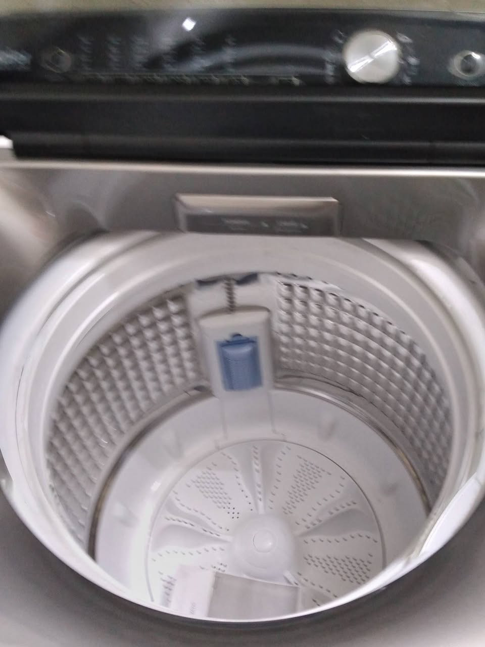 موجود عندي غساله اوتوماتيك نوعيته هاير جديده ما مستخدمه سعره 500 وبيه مجال*********** الرقم

