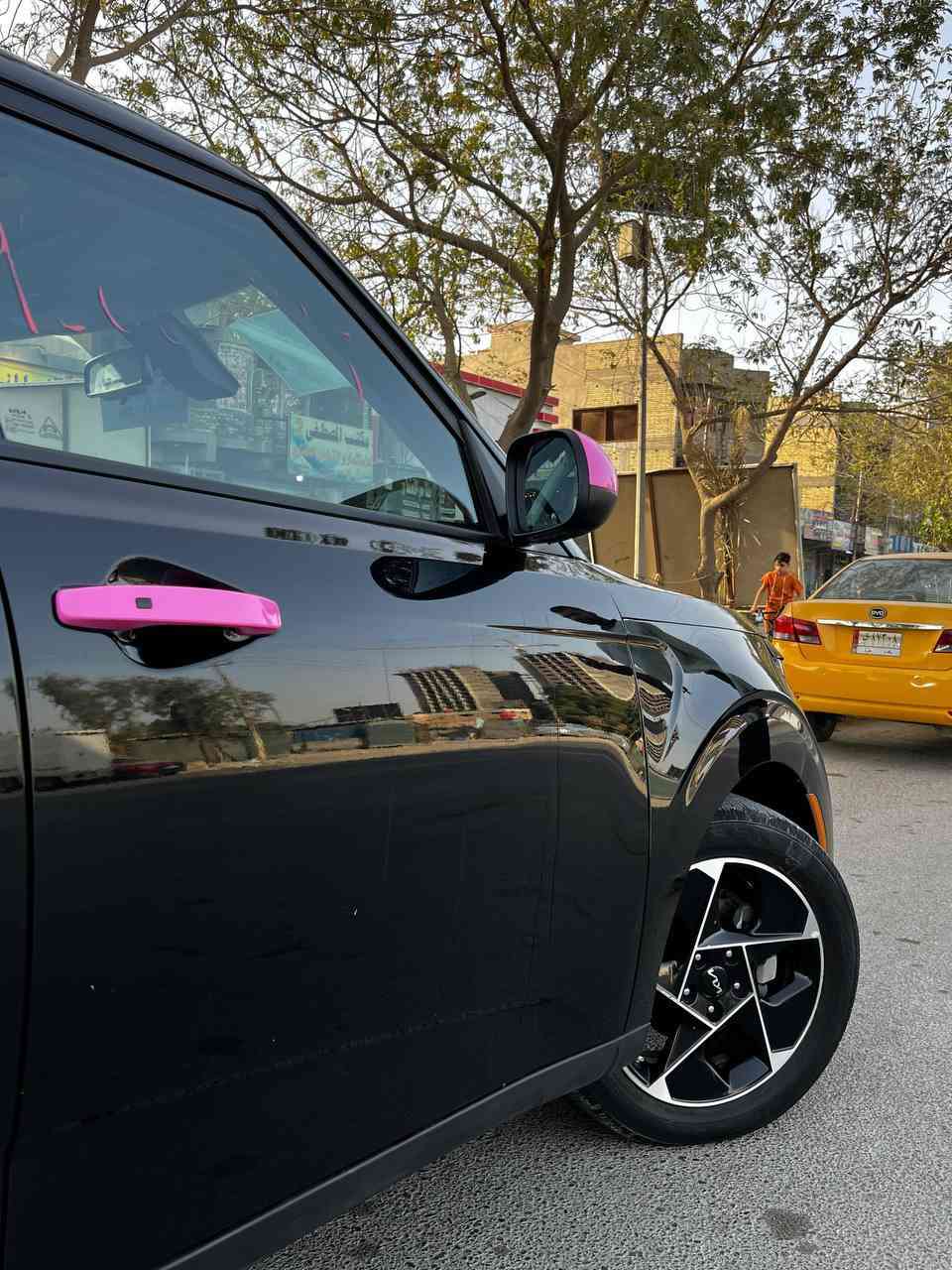 السلام عليكم احبابنا 
رمضان كريم علينا وعليكم 
للبيع فقط فقط 
كيا صول 2024 
اسود كذاب 💐🔥
ماشية 13 الف فقطططط
مواصفات واحد على واحد 1/1 فوول 
مكينة 2000 دوش 
كشن كهرباء... مرايات رادار وتدفئة ....
وسطية كيا يو كونكت..رادار جانبي وامامي ...تحذير بلرجوع للخلف وايقاف ذاتي....كاميرا خلفية دوارة..شاشة 8 انج اكبر حجم...تحكم مقود كامل..تحديدمسار امامي وتثبيت مسار بين سيارتين..كاميرا view..اوتو ستوب للمحرك..
مانع ازلاق..
كشنات تدفئة امامية..مود درايف قيادة..
شواحن تايب سي خلفي مع شاحن امامي لاسلكي..
رف خلفي...لايتات لد..تبريد مناخين air cleaner..
فتحة سقف ..الاظاءة بلداخل led.والبصمة 
..وتشغيل عن بعد..
ظررهاا جاملغ وبنيد جهة اليسار فقط 
رقم الشاصي بلمنشور 
مكاني بغداد كرخ
سعرهاا بدون مداهر 
ب147 
ورقمي ***********
خاص مامتوفر تحب اتصل او واتس اب سونار متوفر هم جديد 
ومرقمها بيدي السيارة ترقيم جديد.
