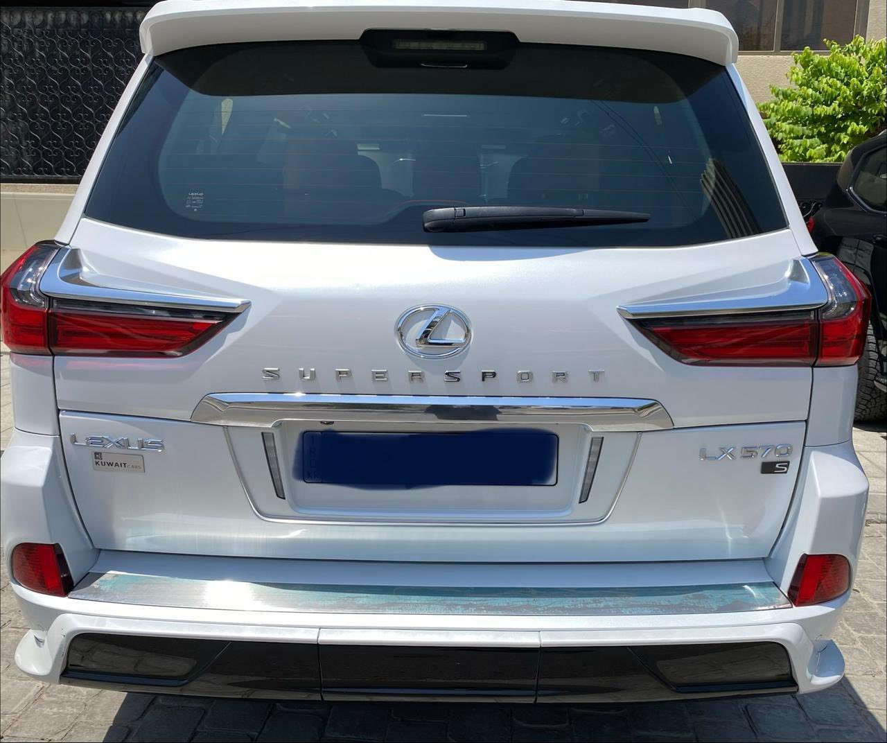 السلام عليكم 
لكزس lx570 2021 سوبر سبورت 
كفاله عامه ماشيه 120تقريباً 
مواصفاتها معروفه 
السعر 74500 وبيها مجال 
رقمي ***********
